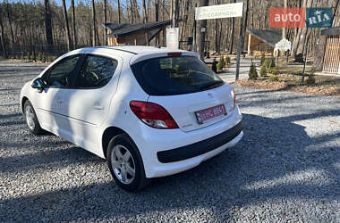 Хетчбек Peugeot 207 2010 в 
