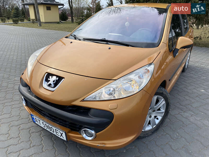 Хэтчбек Peugeot 207 2007 в Ивано-Франковске