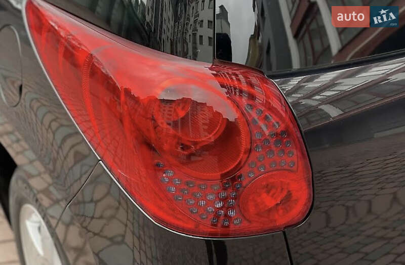 Хэтчбек Peugeot 207 2009 в Ивано-Франковске