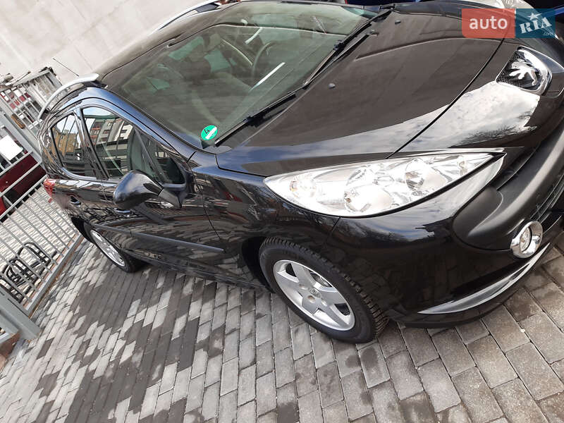 Хэтчбек Peugeot 207 2009 в Ивано-Франковске