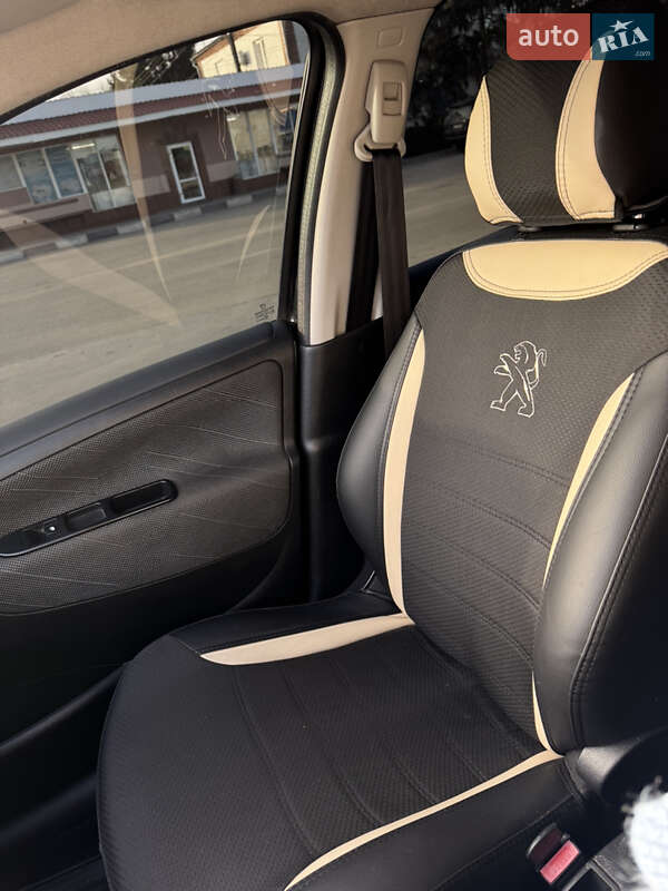 Хетчбек Peugeot 207 2007 в Немирові
