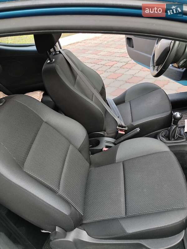 Хэтчбек Peugeot 207 2011 в Мироновке