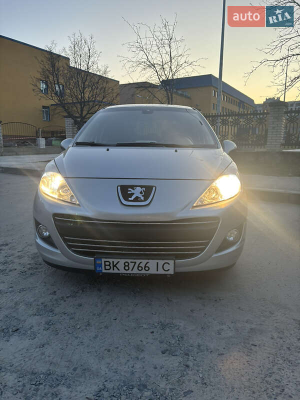 Хетчбек Peugeot 207 2009 в Вараші фото 24 Хетчбек Peugeot 207 2009 в Вараші