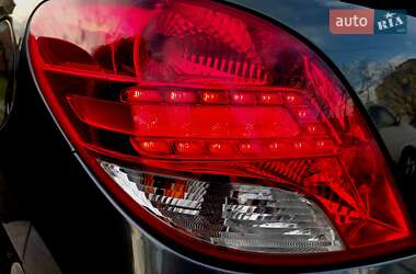 Хэтчбек Peugeot 207 2012 в 