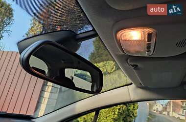 Хэтчбек Peugeot 207 2012 в 