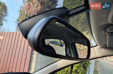 Хэтчбек Peugeot 207 2012 в 