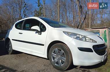 Хетчбек Peugeot 207 2008 в 
