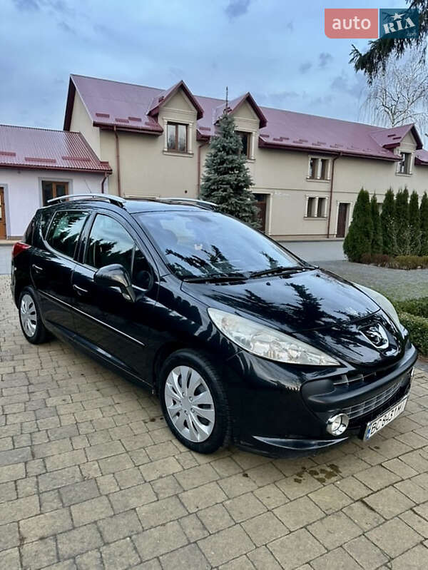 Универсал Peugeot 207 2009 в Новояворовске