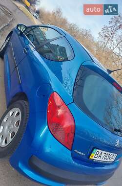 Хэтчбек Peugeot 207 2006 в 