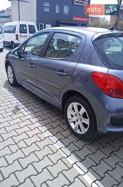 Хэтчбек Peugeot 207 2007 в 
