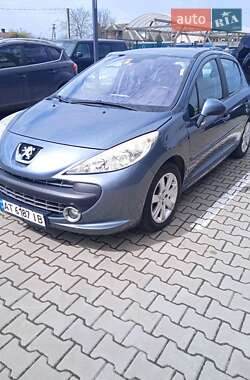 Хэтчбек Peugeot 207 2007 в 