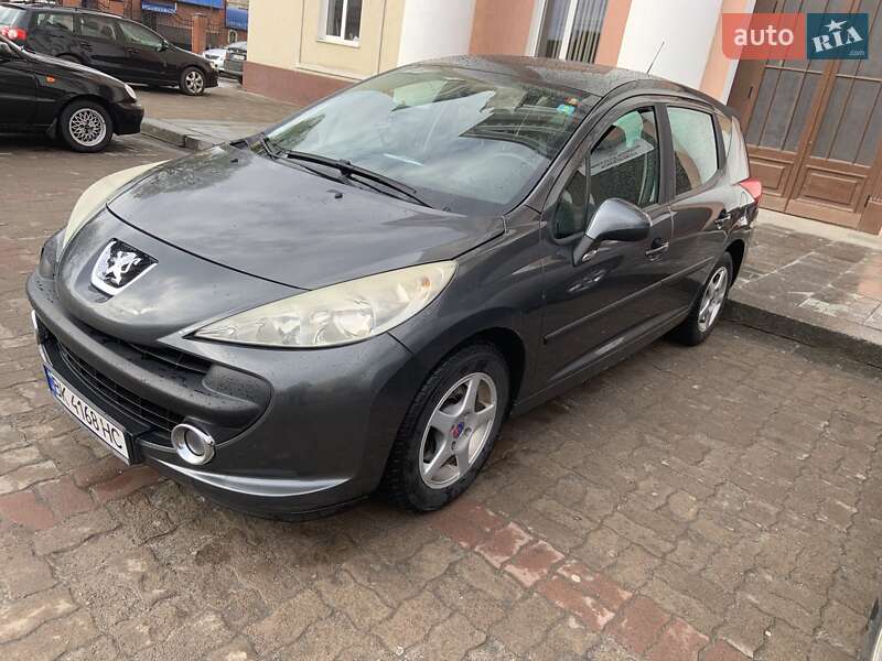 Хэтчбек Peugeot 207 2008 в 