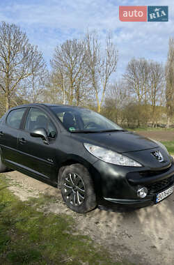 Хэтчбек Peugeot 207 2009 в 
