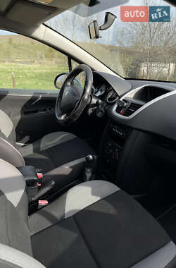 Хэтчбек Peugeot 207 2009 в 