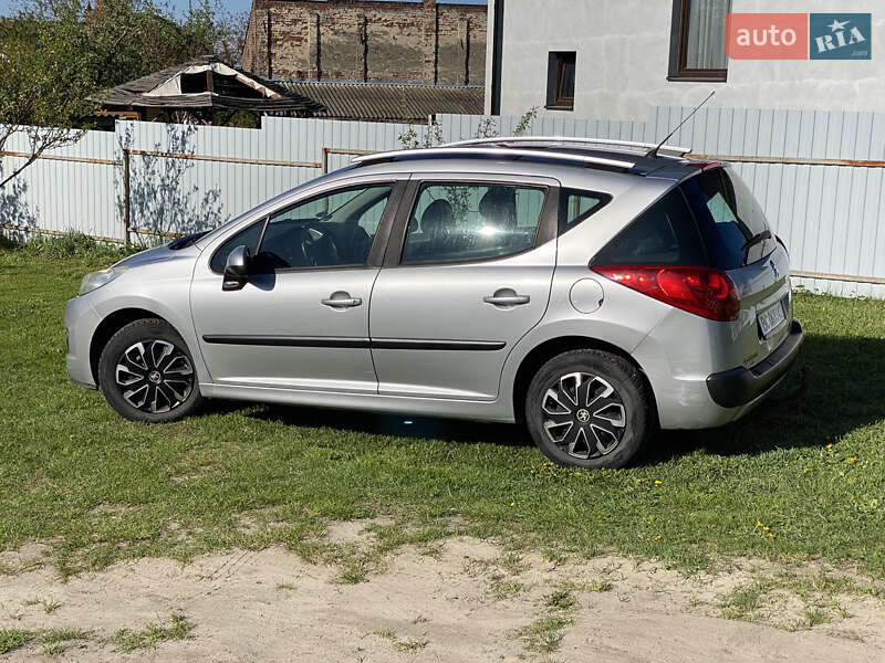 Універсал Peugeot 207 2010 в Львові