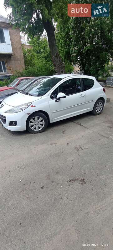 Хетчбек Peugeot 207 2012 в Києві