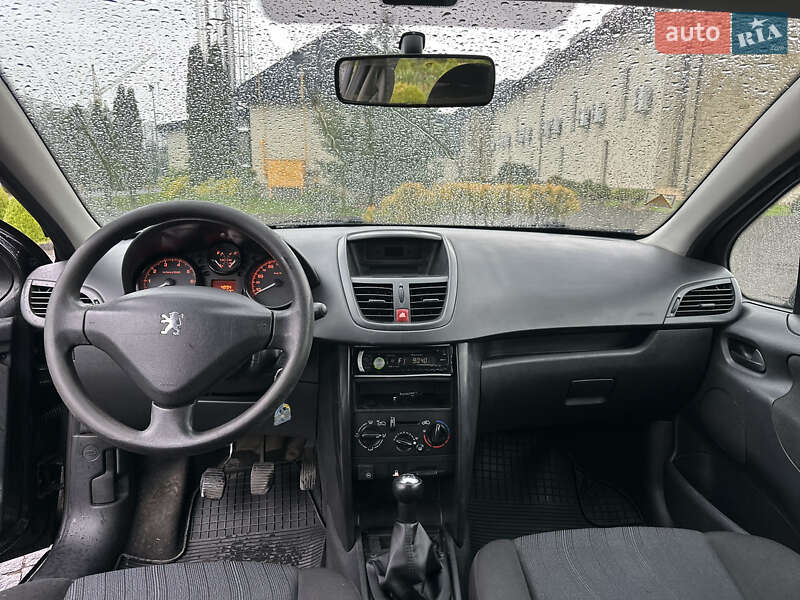 Хетчбек Peugeot 207 2009 в Жовкві