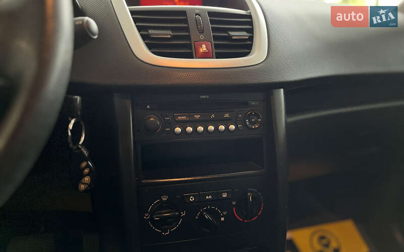 Хетчбек Peugeot 207 2008 в Шептицькому