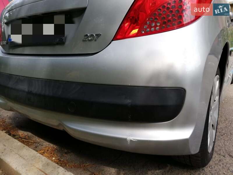 Хэтчбек Peugeot 207 2006 в Ужгороде