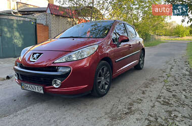 Хэтчбек Peugeot 207 2007 в 