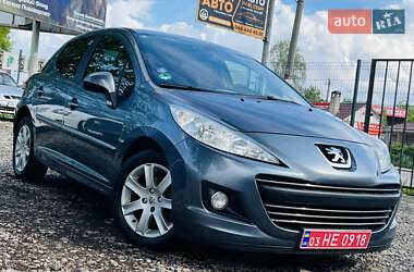 Хэтчбек Peugeot 207 2010 в 