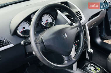 Хэтчбек Peugeot 207 2010 в 