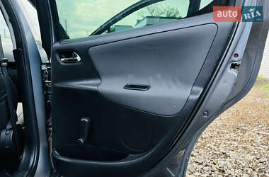 Хэтчбек Peugeot 207 2010 в 