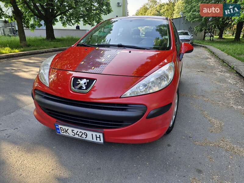 Хетчбек Peugeot 207 2009 в Рівному