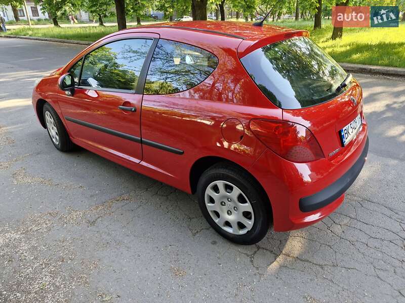 Хетчбек Peugeot 207 2009 в Рівному