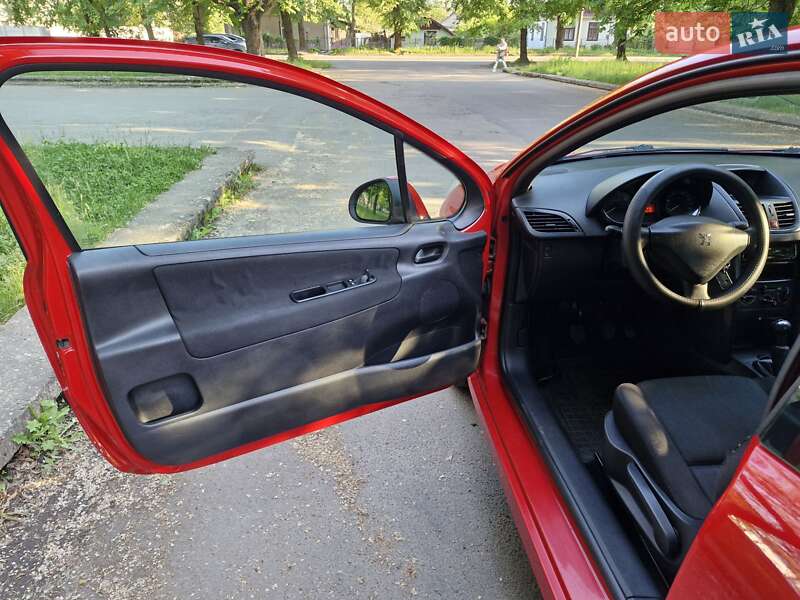 Хетчбек Peugeot 207 2009 в Рівному