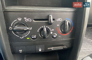 Хетчбек Peugeot 207 2007 в 