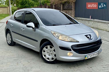 Хетчбек Peugeot 207 2008 в 