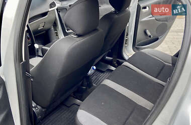 Хетчбек Peugeot 207 2008 в 