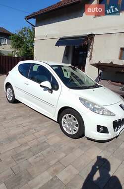 Хэтчбек Peugeot 207 2011 в 