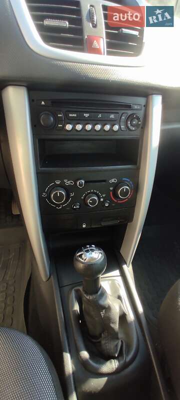 Хэтчбек Peugeot 207 2011 в Стрые