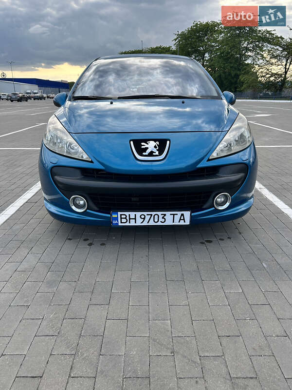 Хэтчбек Peugeot 207 2008 в 