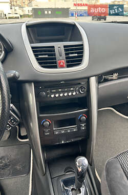 Хэтчбек Peugeot 207 2008 в 
