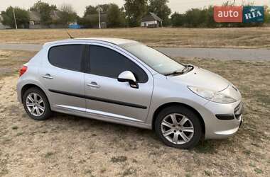 Хэтчбек Peugeot 207 2006 в Заводском