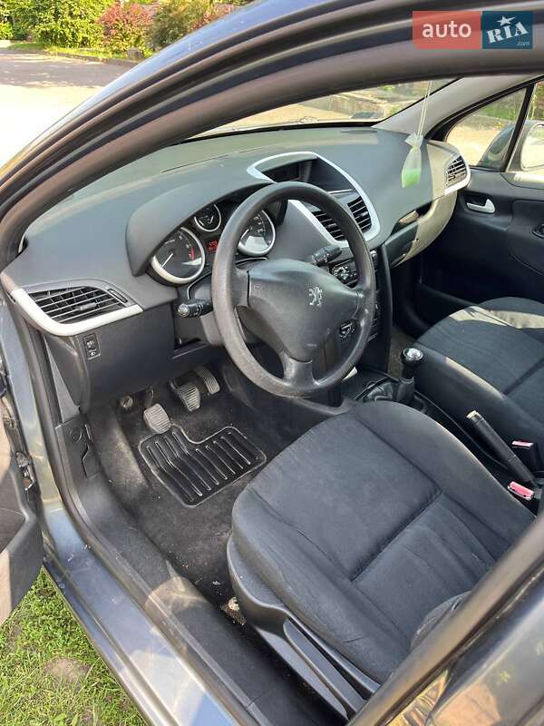 Хэтчбек Peugeot 207 2006 в Ирпене