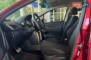 Хэтчбек Peugeot 207 2010 в 