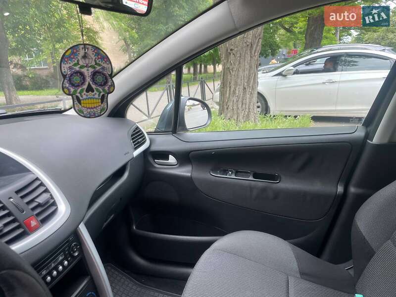 Хэтчбек Peugeot 207 2011 в Одессе