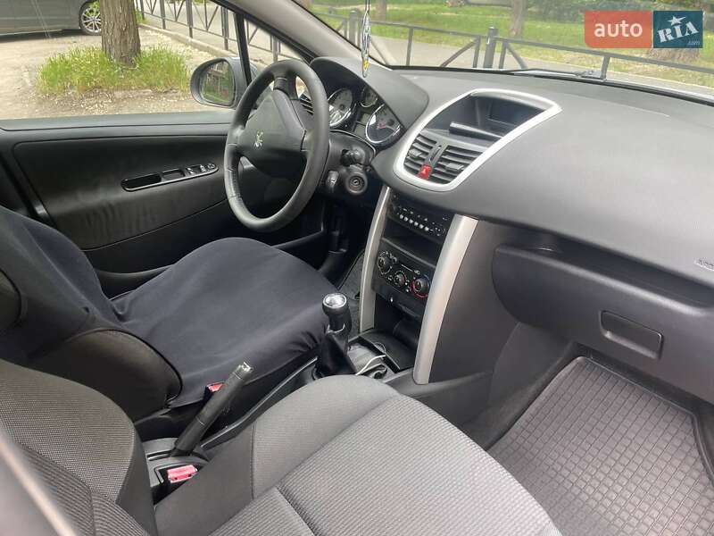 Хэтчбек Peugeot 207 2011 в Одессе