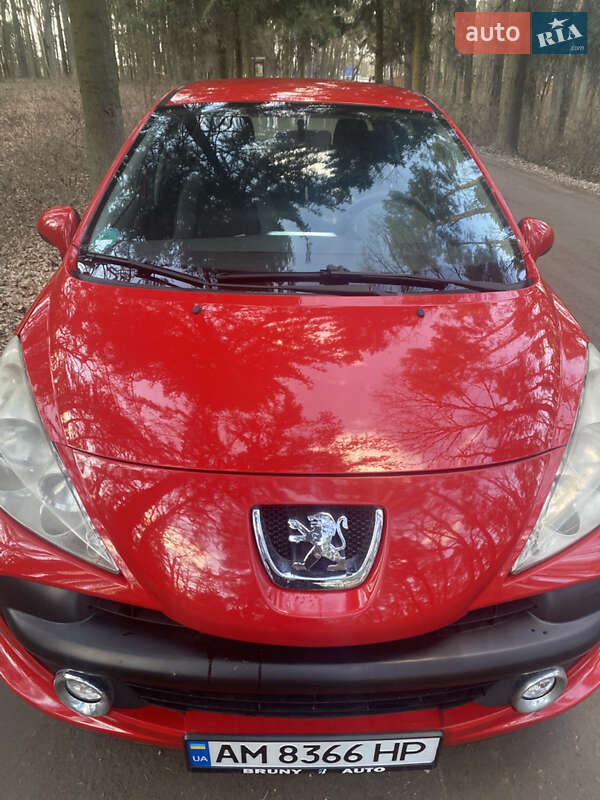 Хетчбек Peugeot 207 2008 в Житомирі