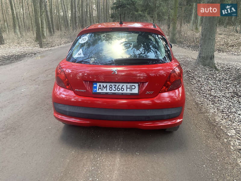 Хетчбек Peugeot 207 2008 в Житомирі