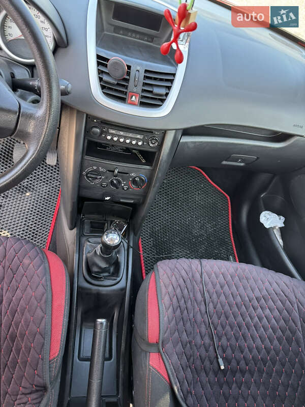 Хэтчбек Peugeot 207 2006 в Львове