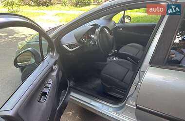 Хетчбек Peugeot 207 2010 в 