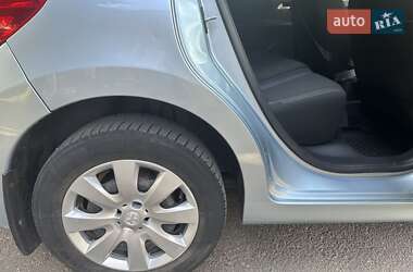 Хетчбек Peugeot 207 2010 в 