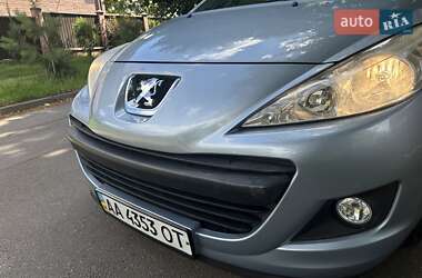 Хетчбек Peugeot 207 2010 в 