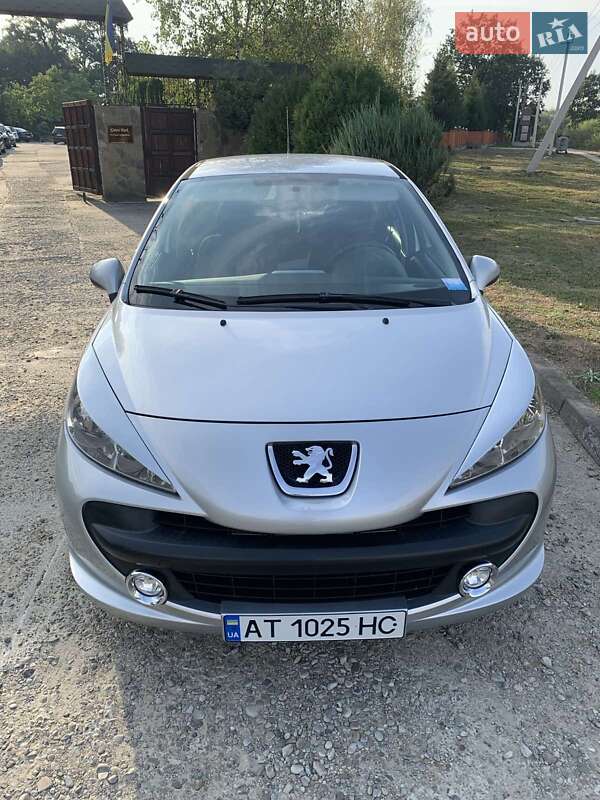 Хетчбек Peugeot 207 2008 в Калуші