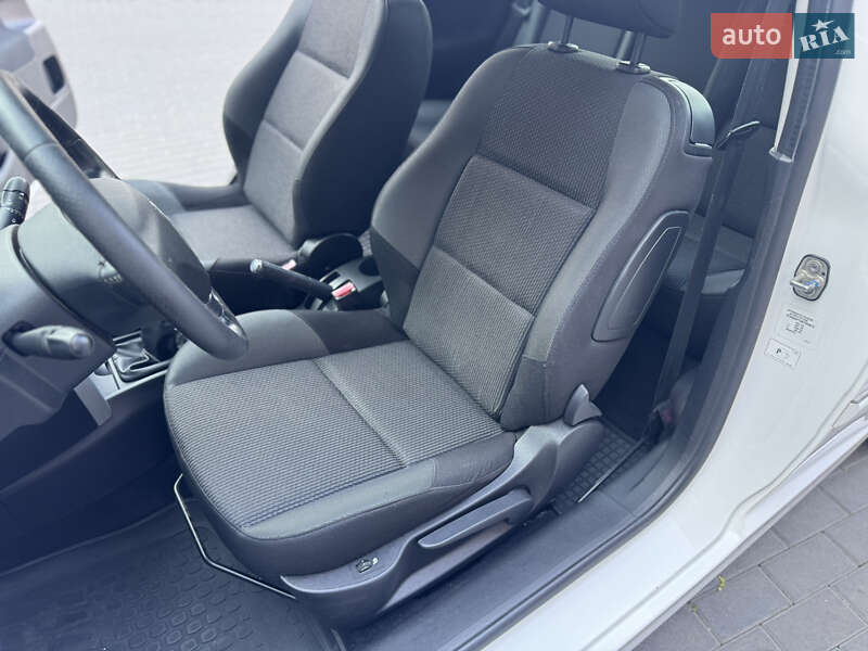 Хетчбек Peugeot 207 2011 в Києві